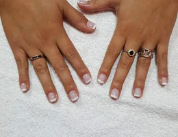 Mariana Chazarreta "Nails&Beauty"