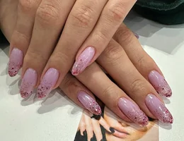 Chic Nails