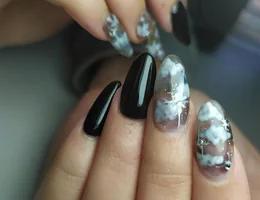 Virginia Gudiño - Nail Artist - Ireland