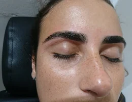 Mas Que Cejas (Palermo)