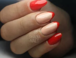 Manicura "SHADIA NAILS" en Instagram. Semipermanente y Kapping