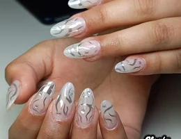 The Koala Nails