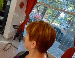 Julia Lezcano Colorista Coiffeur