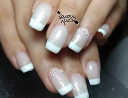 Manicura "SHADIA NAILS" en Instagram. Semipermanente y Kapping